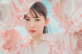 小嶋陽菜さんの新作ファンデをつかった夏のメイクLOOKを5/9公開 in ドルチェ＆ガッバーナ ビューティ プレス