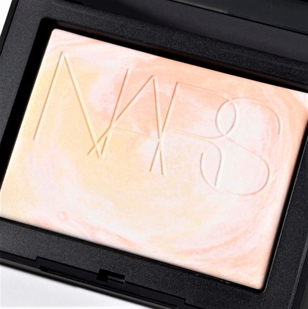 NARS / ライトリフレクティング プリズマティックパウダーの