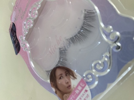 つけまつげ の画像
