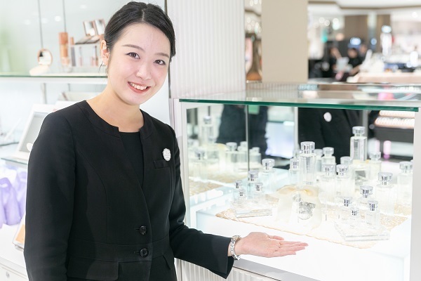 shopHABA 奈良エリア(2018年9月 NEW OPEN)美容部員・化粧品販売員(ビューティーカウンセラー)契約社員の求人のスタッフ写真1