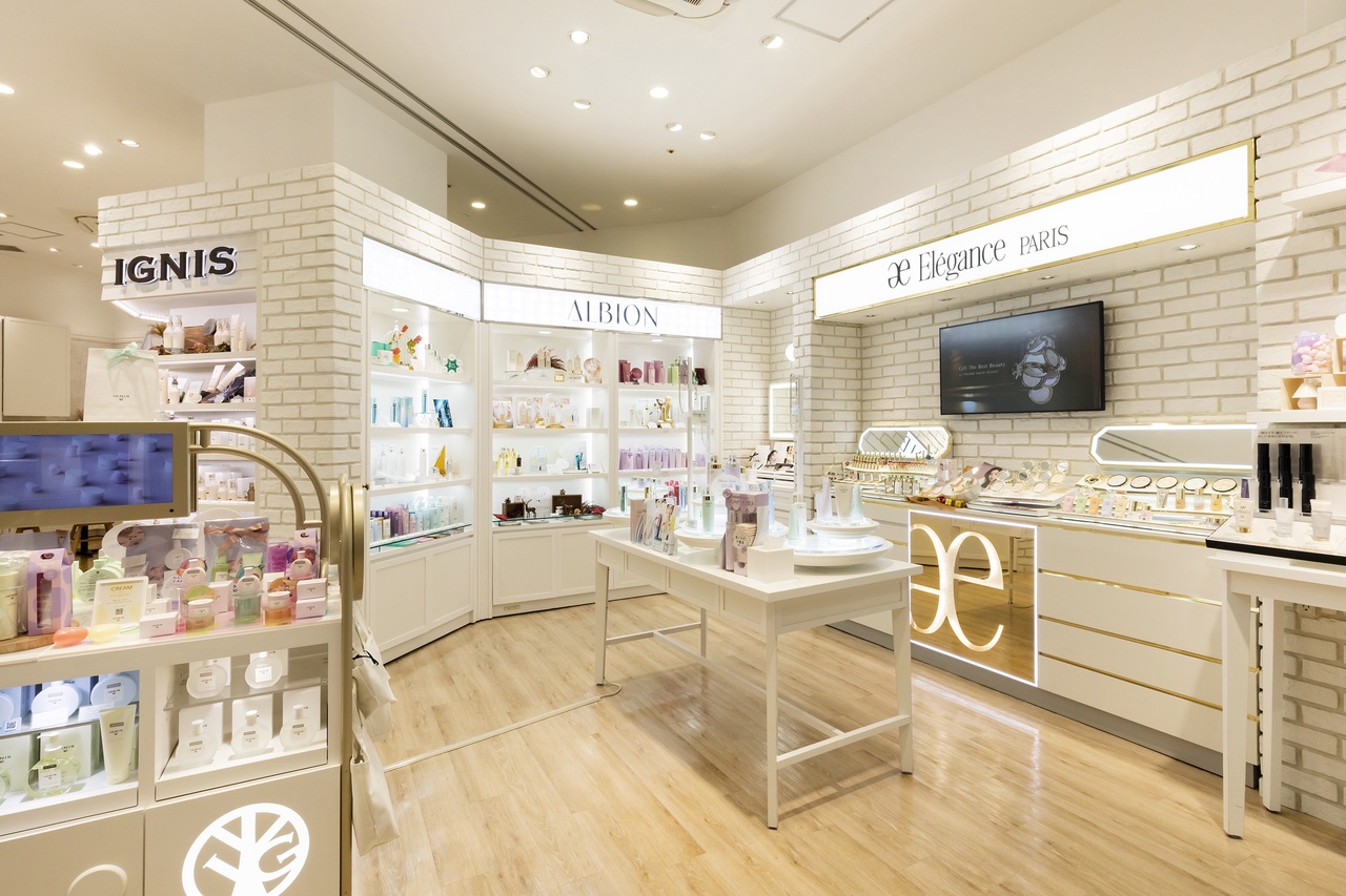 コスメティックギャラリー・RIN ロサヴィア店美容部員・BA（未経験OK／正社員／扶養内OK／社割あり／年休120日以上）正社員,アルバイト・パートの求人の店内写真1