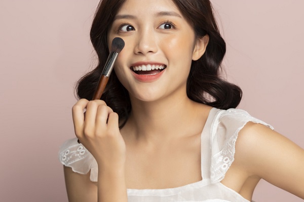 【博多・天神】百貨店・専門店美容部員・BA（博多／韓国コスメ／@cosme社割有／社保完備／百貨店）派遣の求人の写真