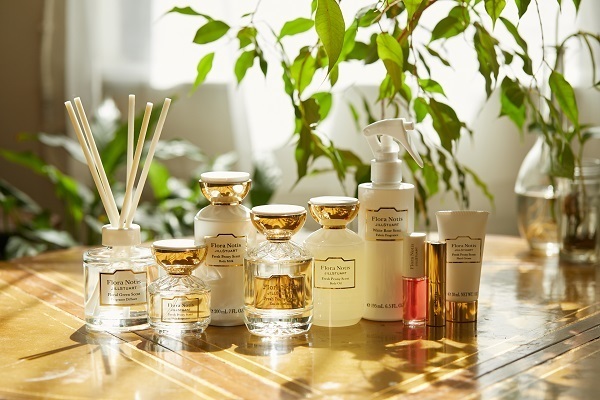 【博多・天神】百貨店・専門店美容部員・化粧品販売員(Flora Notis JILL STUART / 美容部員)紹介予定派遣の求人のサービス・商品写真1