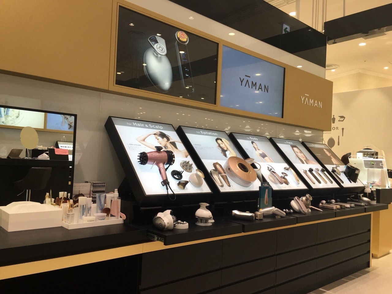 直営店 キラリトギンザ店美容部員・化粧品販売員(ビューティーアドバイザー)契約社員の求人の店内写真1