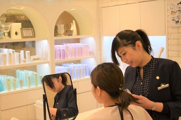 Atelier Albion立川店 美容部員 Ba ビューティーアテンダント 正社員 の求人 12 15掲載 アットコスメキャリア