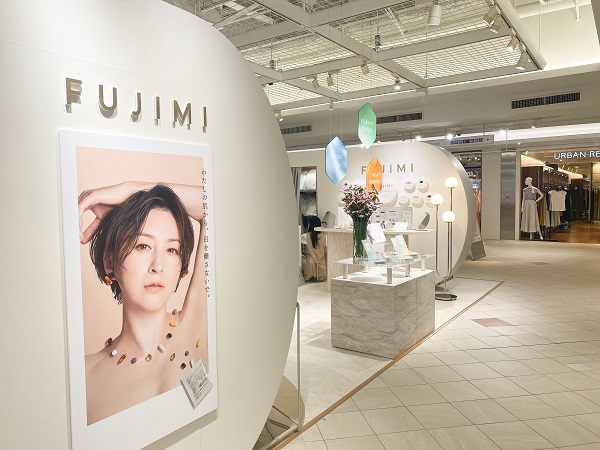 ルミネ新宿 Lumine2 New Open 美容部員 Ba オープニングスタッフ 2月入社 年休127日 住宅手当有 契約社員 の求人 22 01 07掲載 アットコスメキャリア