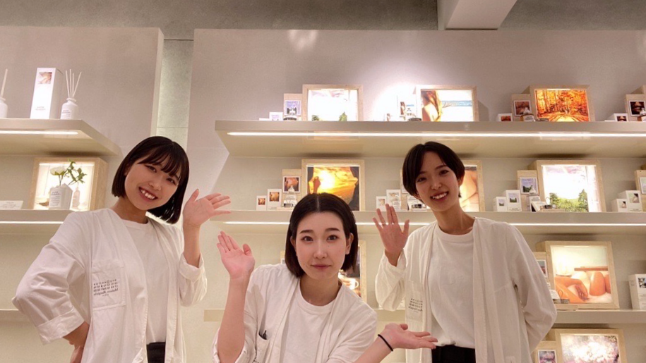 東京都内の店舗美容部員・BA（面接1回／髪明るめOK／退職金／パートタイム制度／妊活制度）正社員の求人の写真