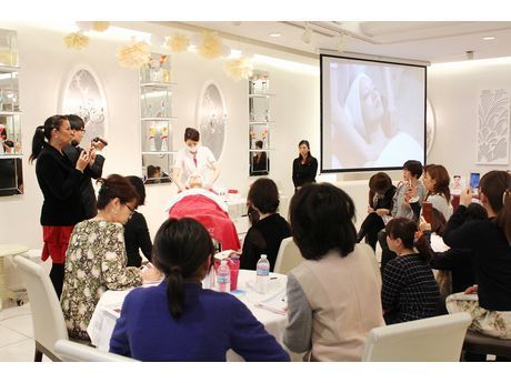 東京オフィス化粧品業界の営業・スーパーバイザー（営業インストラクター）正社員の求人のその他写真2