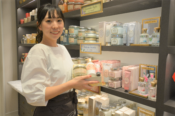 Sabon ルクア大阪店 9月中旬new Open 美容部員 Ba Sabon 9月オープン国内最大級店舗 バス ボディケア販売 契約社員 の求人 21 07 30掲載 アットコスメキャリア