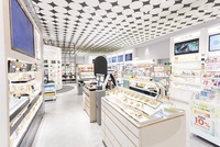 百貨店と化粧品専門店で働く違いって？ 美容部員が語る、セレクトショップ・化粧品専門店で働く魅力♡
