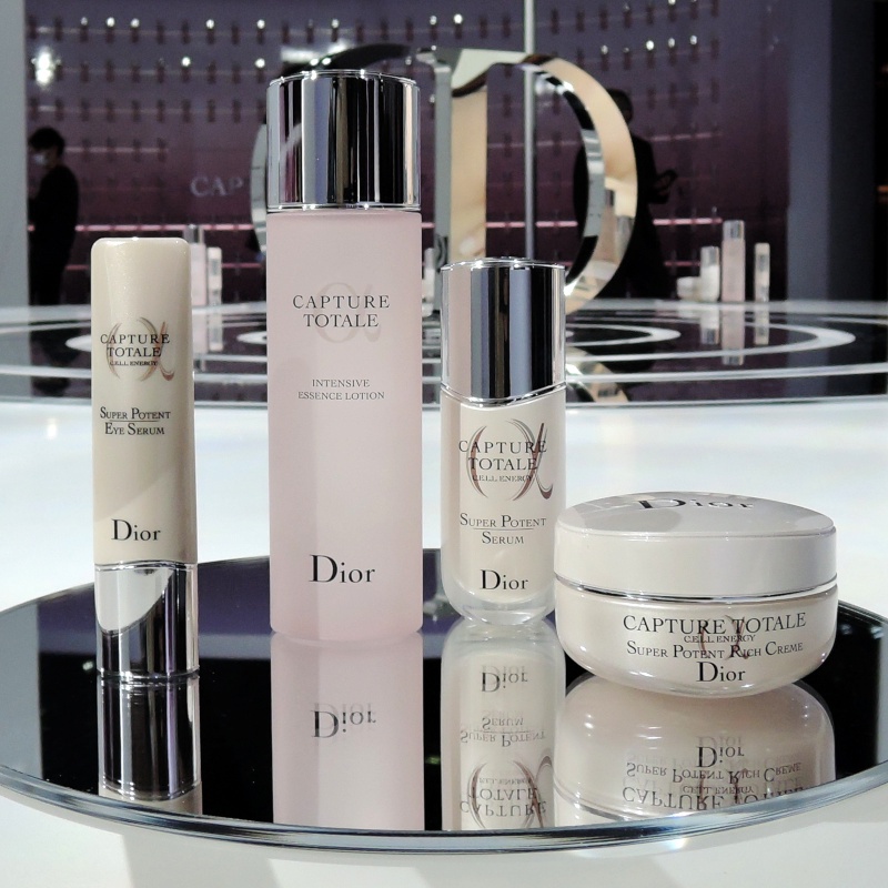 【爆買い！】 Dior ディオール Captureカプチュール 6点セット ...