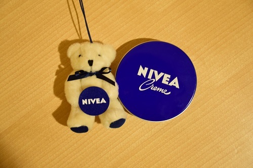 みんなはどうやって使ってる Niveaのマルチユースな使い方をおさらい 美容 化粧品情報はアットコスメ