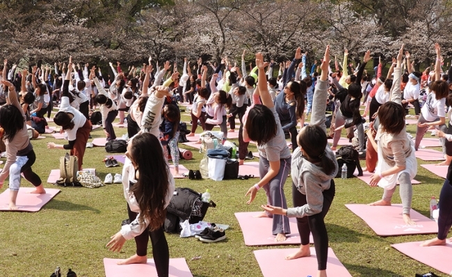 昨年800名以上を集めた人気ヨガイベント Sakura Yoga 19年は東京 大阪で開催