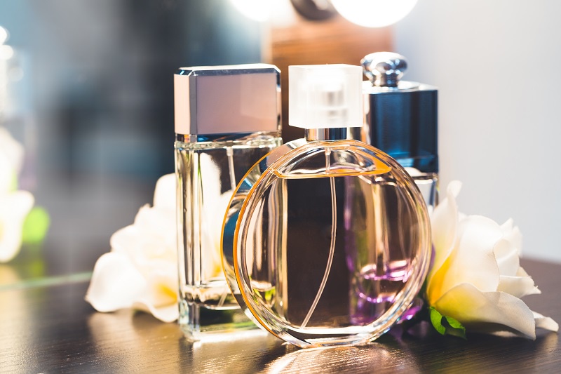 プレゼントにおすすめの香水16選！人気アイテムや選び方のポイントも｜美容・化粧品情報はアットコスメ